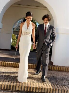 Elegant White Halter-Style Wedding Dress with Lace Waist